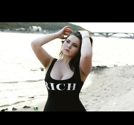 Anna Bernadi pornstar beautiful pics