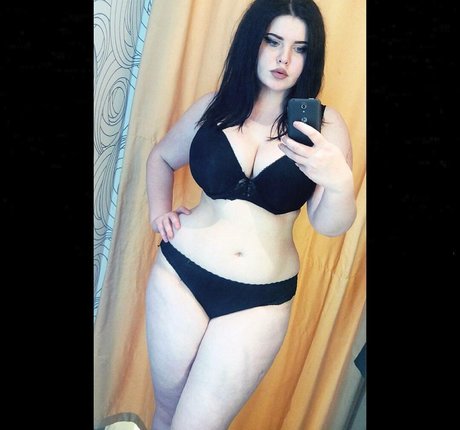 Anna Bernadi star exclusive gallery