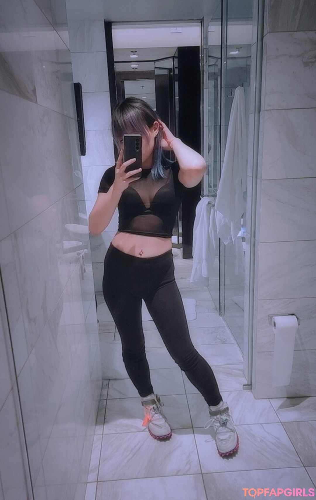 Emucchi Fansly model hot photos