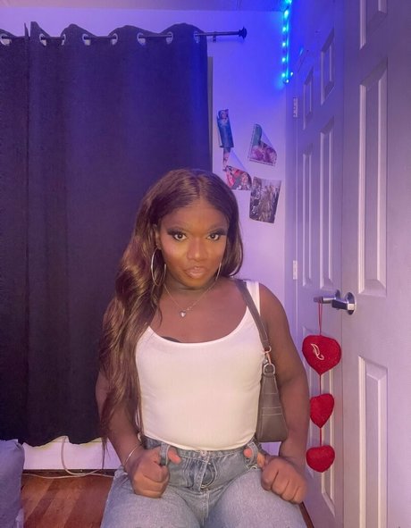 sissy serayah perfect pornstar photo