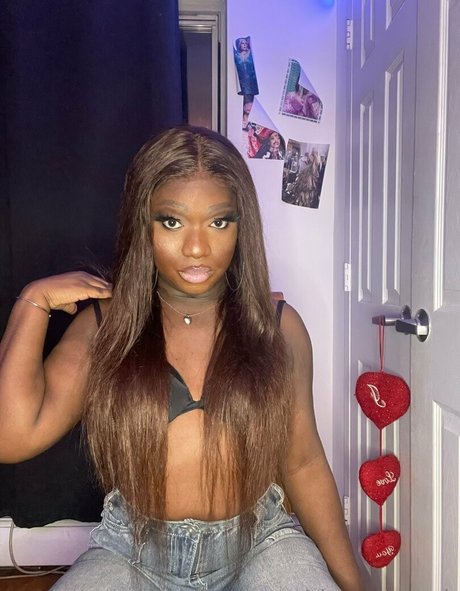 sissy serayah top star pic