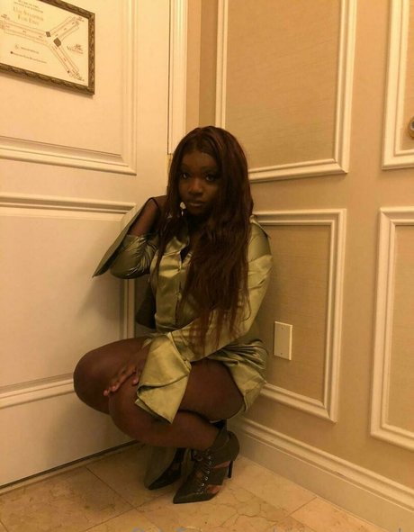 sissy serayah star naked pic