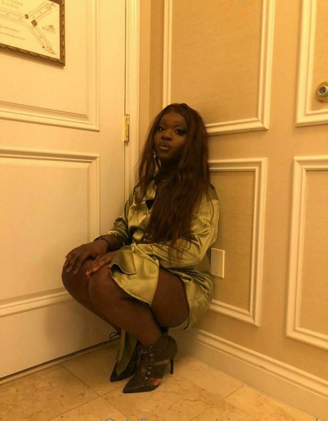 sissy serayah pornstar hd pics