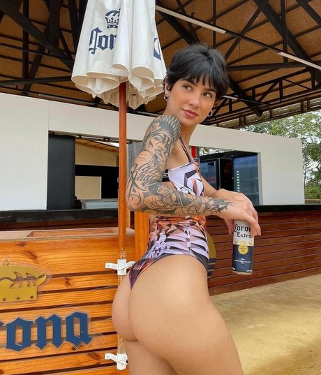 Isis Rodrigues pornstar hd img