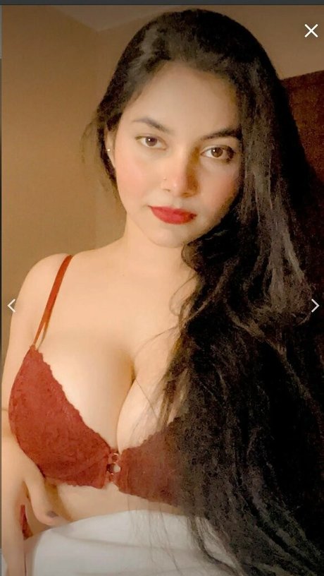 Arpa Roy model top pic