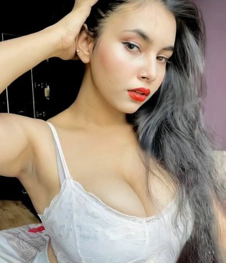 Arpa Roy pornstar erotic image