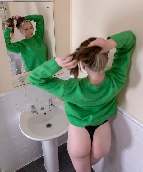 Nomi Teee best actress photo