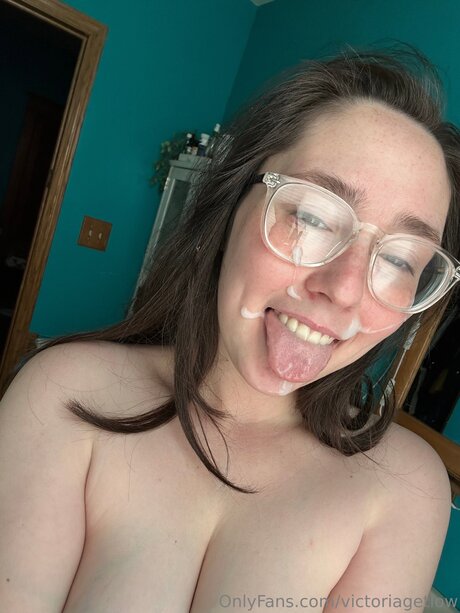 Victoriagetlow high quality model picture