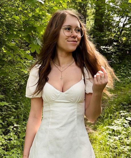 Anna Kauer exclusive star img