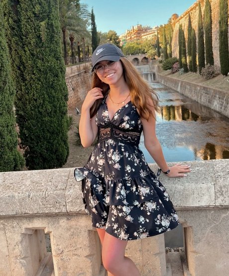 blonde babe onlyfans nude img