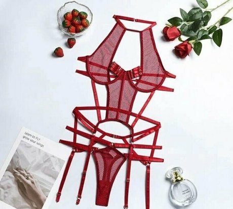 alise ssmith sexy pornstar img