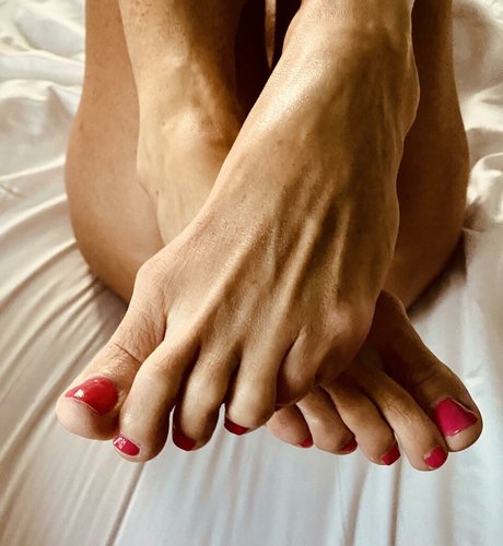 Renee Daniels erotic model pics