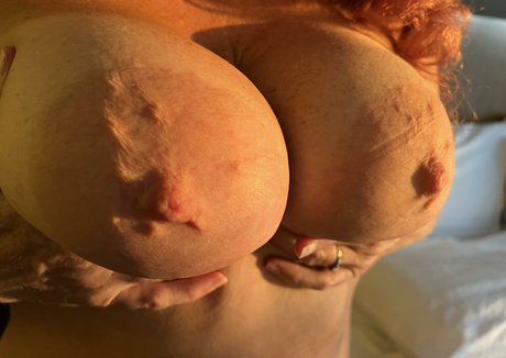 AlwaysAtPlay naked pornstar pics