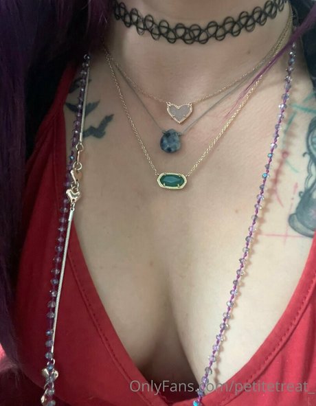 petitetreat_ adult actress picture