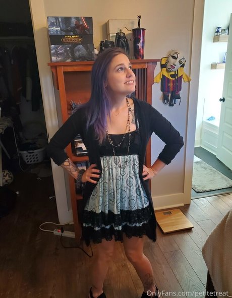 petitetreat_ nice actress pics