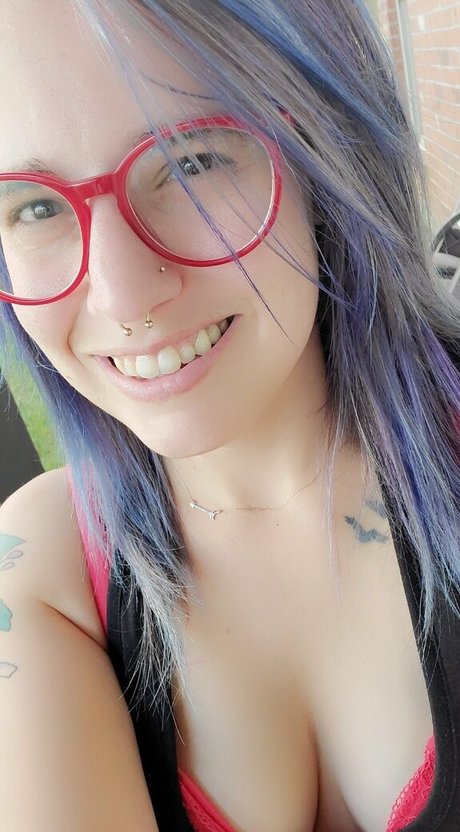 petitetreat_ hot actress pics