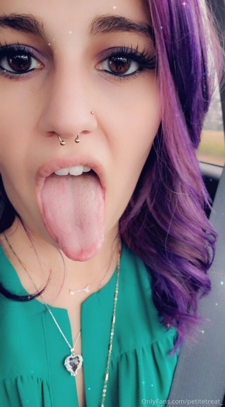 petitetreat_ xxx actress photos