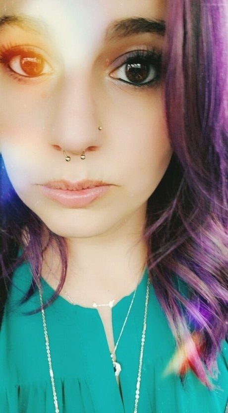 petitetreat_ pornstar nude pic