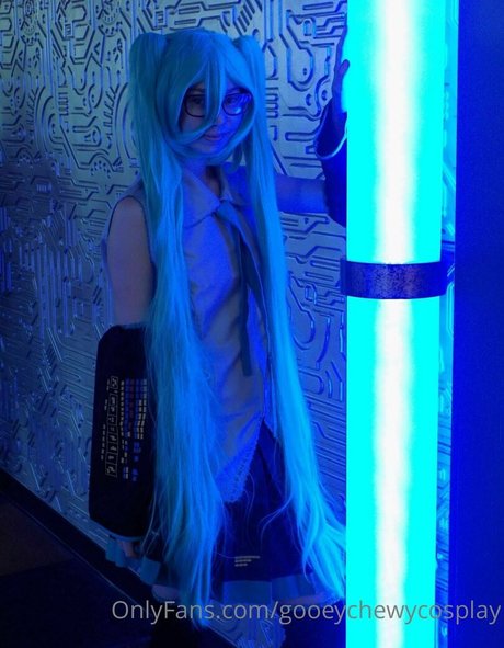 gooeychewycosplay model sex archive