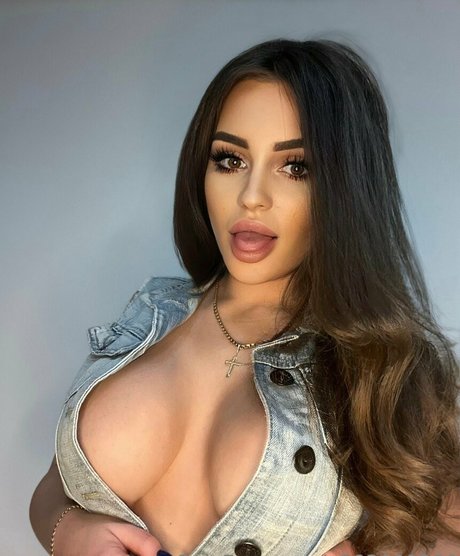 BelaLollitta model porn galleries