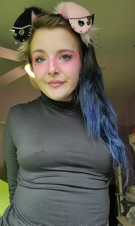 flat chested onlyfans sexy nudes pic