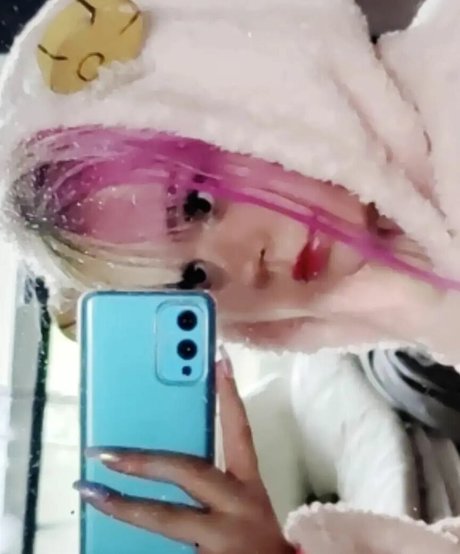 frogzzi porn model pic