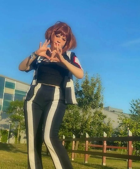 frogzzi top model photo