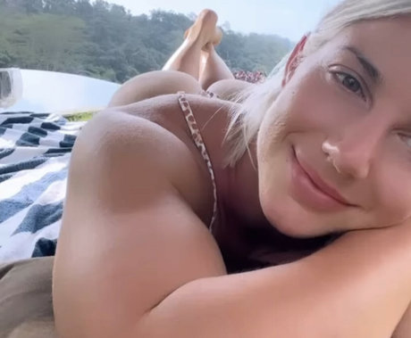 Asha Coulthard pretty actress pic