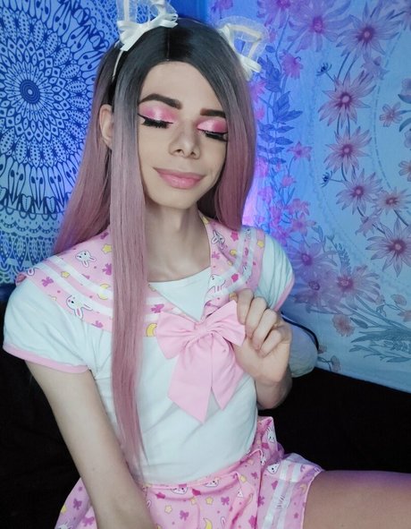 florajinora hot actress photos