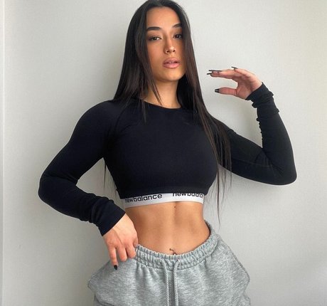 Hale Cabbar star beautiful pic