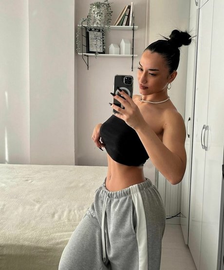 Hale Cabbar pretty pornstar picture