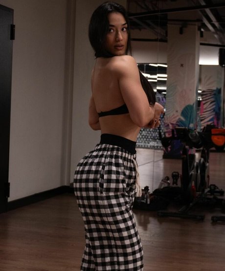 Hale Cabbar pretty actress pics