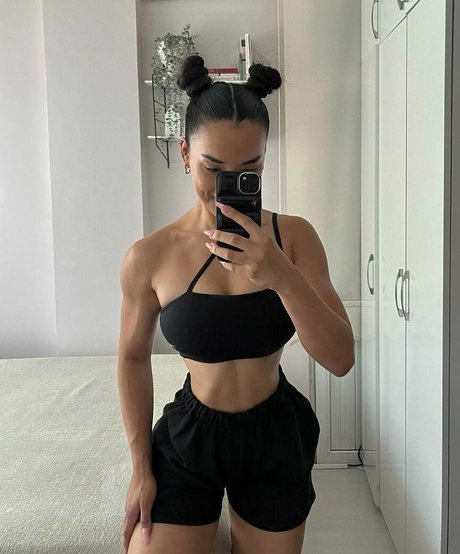 Hale Cabbar high quality actress image