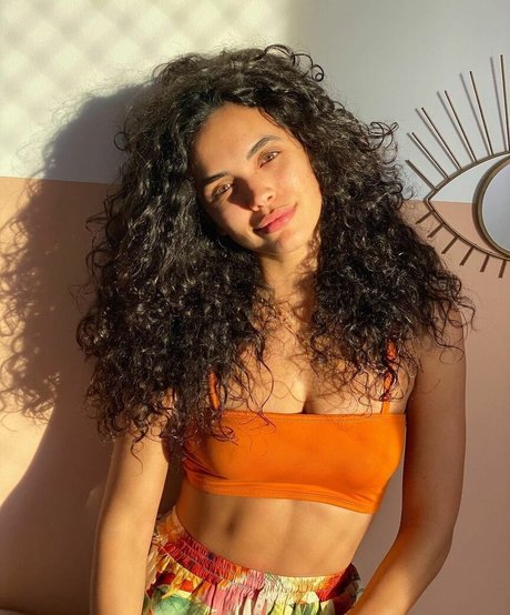 Giovana Cordeiro erotic actress photos