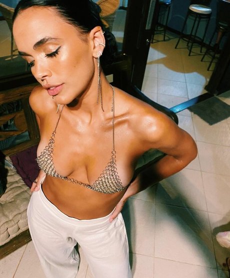 Giovana Cordeiro pornstar xxx photo