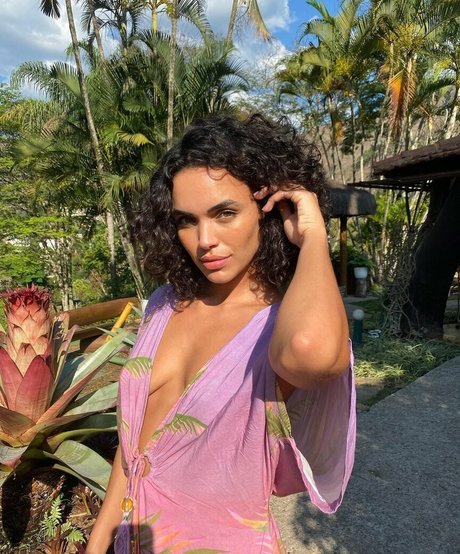 Giovana Cordeiro nice star photos