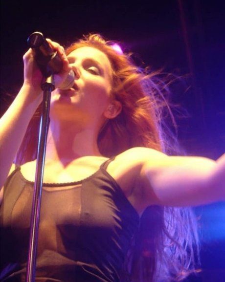 Simone Simons star xxx pics