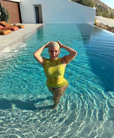 Duda Beat naked model photo