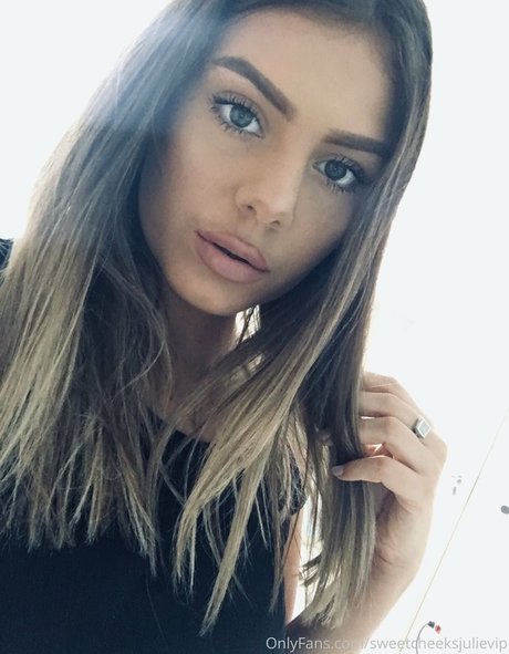 Sweetcheeksjulievip nudes model picture