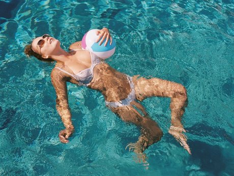 Steph Claire Smith pretty model pictures