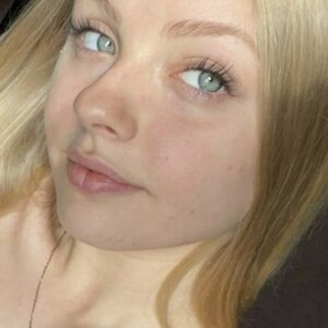 Kylie Shay model naked photo