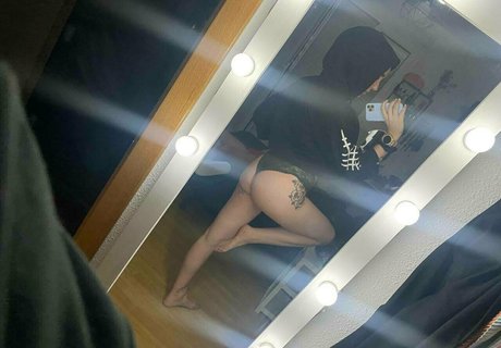 blowjob brunette onlyfans nude pic