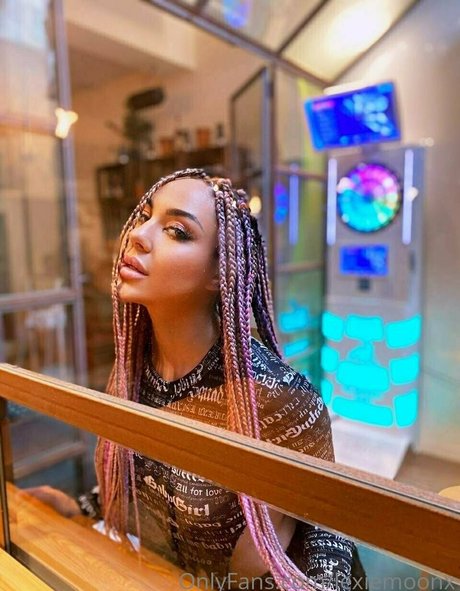 lexiemoonx perfect pornstar img