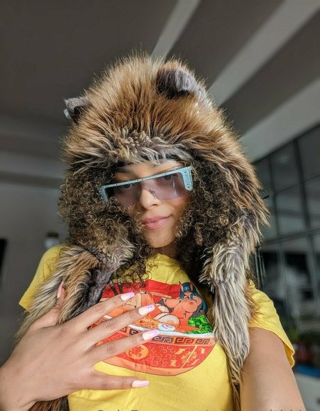 createwithkira pretty pornstar pictures