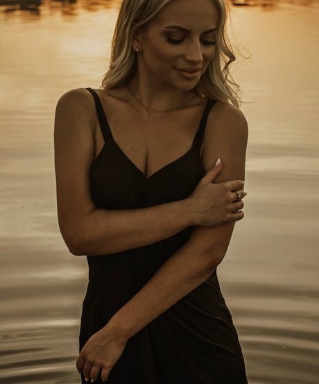 blowjob brunette onlyfans beautiful xxx archive