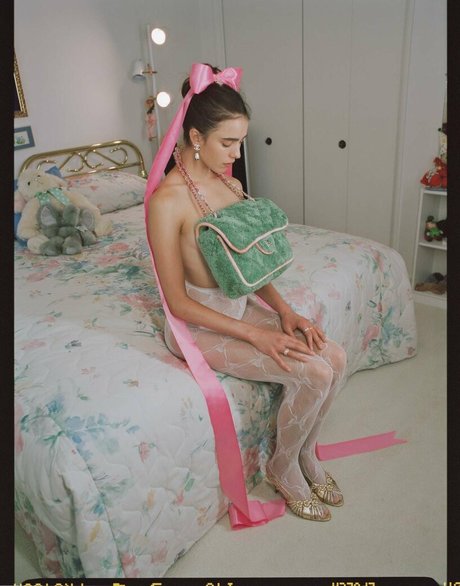 Margaret Qualley pornographic model pics