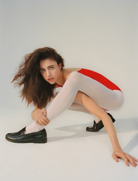 Margaret Qualley model erotic picture