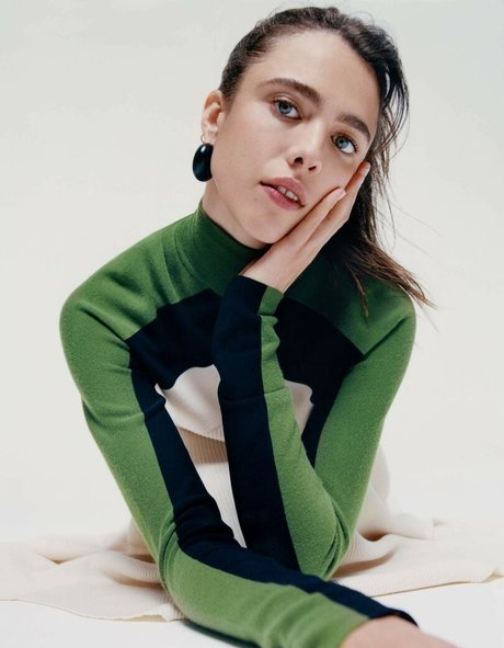 Margaret Qualley model xxx photo
