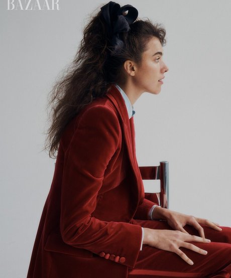 Margaret Qualley sexy model photos