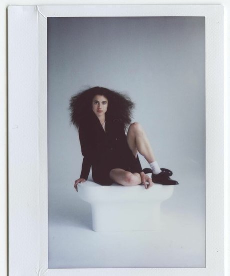 Margaret Qualley art actress picture